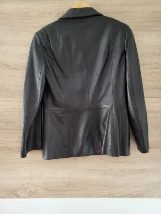 Chaqueta de cuero negra