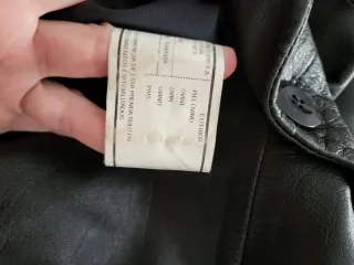 Chaqueta de cuero negra