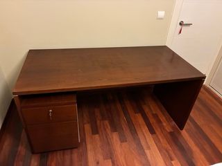 Escritorio madera con cajonera móvil