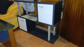 Mueble recibidor negro y blanco