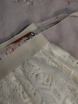 Falda romántica de encaje