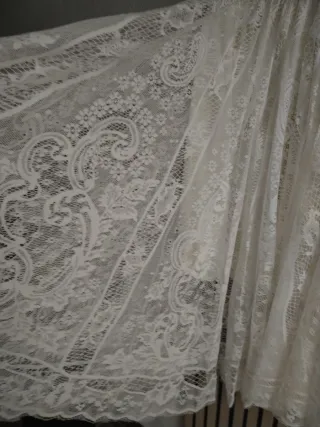 Falda romántica de encaje