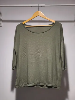 Camiseta verde de manga 3/4