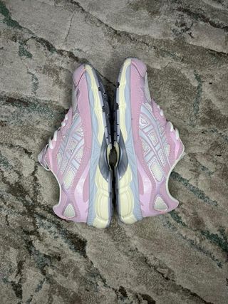 Asics Gel NYC rosas y blancas