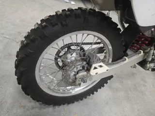 Suzuki 250 Enduro Moto