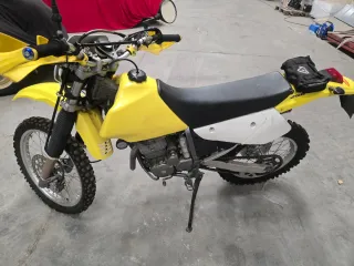 Suzuki 250 Enduro Moto