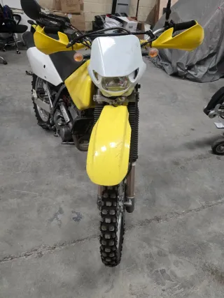 Suzuki 250 Enduro Moto