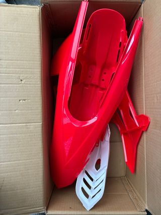 Carenado Beta RR Rojo