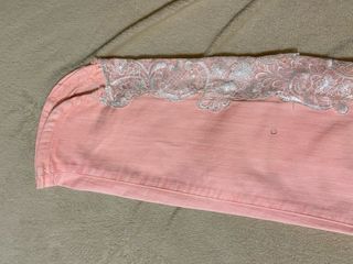 Pantalón pitillo vaquero elástico con bordados