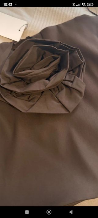 Top Zara Marrón con Flor