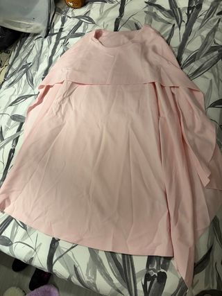 Vestido rosa con capa