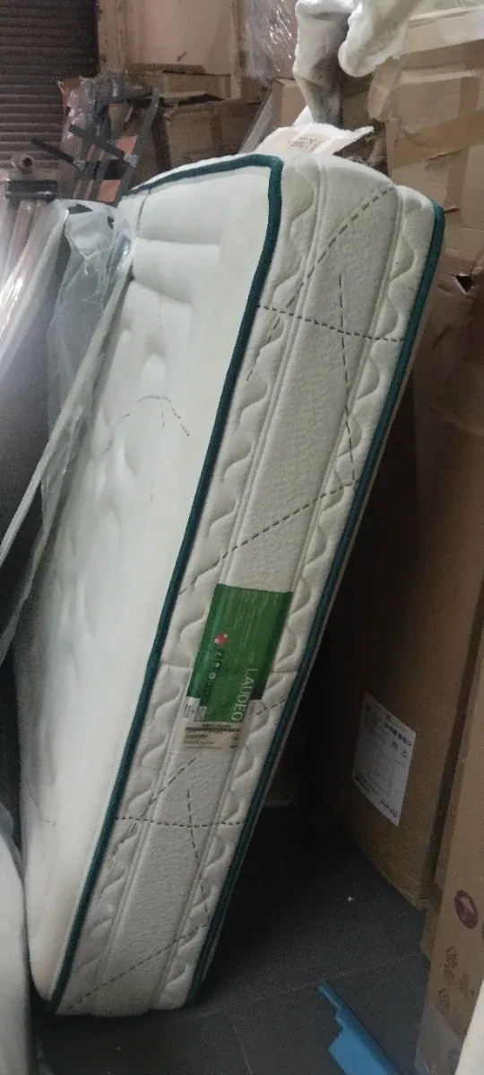 Colchones y bases de cama seminuevos