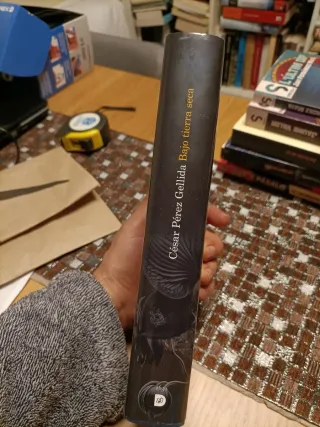 Libro,1 ED, Bajo tierra seca