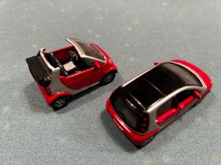 2 modellini Smart rossi