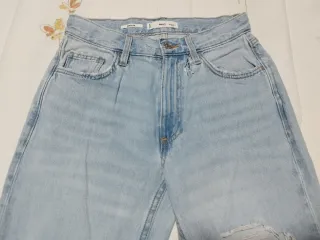 Pantalón vaquero ancho. Mango