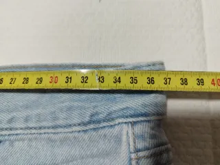 Pantalón vaquero ancho. Mango