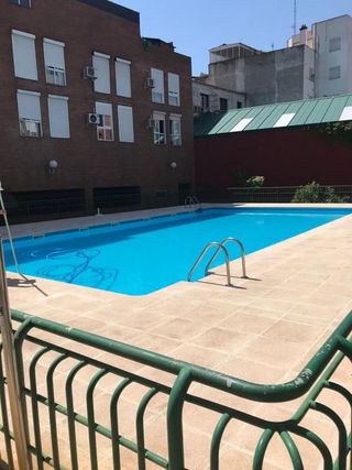 Piso en alquiler en Valdeacederas en Madrid