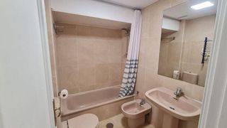 Piso en alquiler en Valdeacederas en Madrid