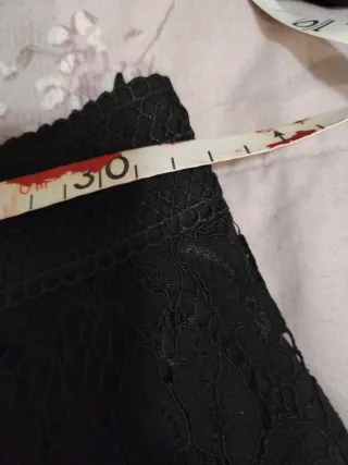 Falda negra de encaje