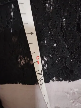 Falda negra de encaje