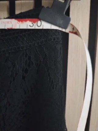 Falda negra de encaje