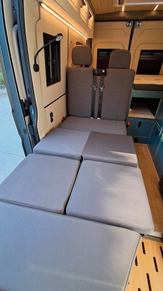 Camper automática seminueva - Viajar y dormir 4