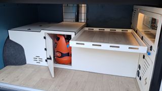 Camper automática seminueva - Viajar y dormir 4