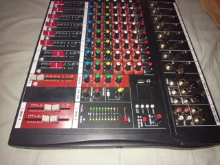 Mezclador Pusher 8 canales