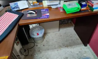 Mesa de despacho y esquinera. Urge por mudanza.