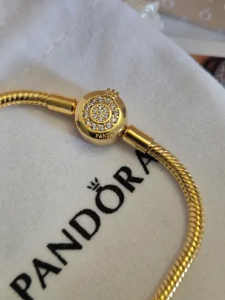 Pulsera Pandora. Incluye bolsa