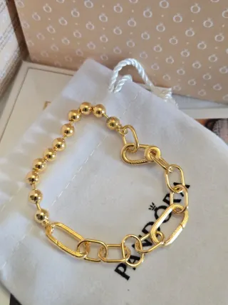 Pulsera Pandora. Incluye bolsa