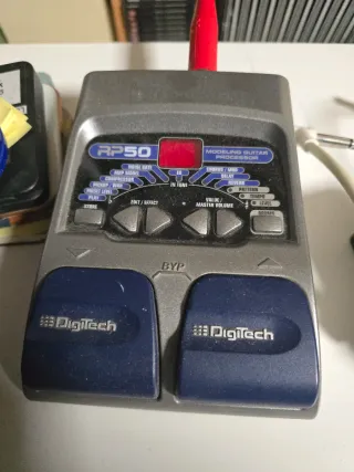 Pedalera multiefectos Digitech RP50