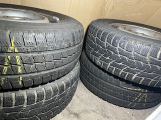 4 Ruedas con Neumáticos