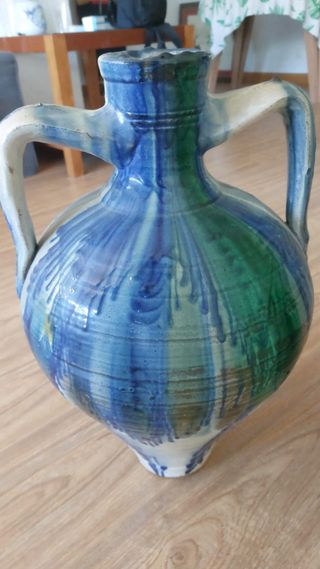 Mueble bodeguero madera maciza con cántaros