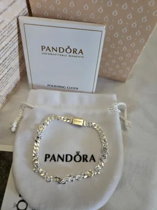 Pulsera Pandora Oro con Corazones