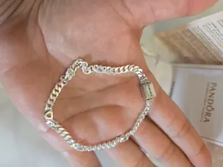 Pulsera Pandora Oro con Corazones