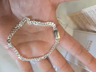 Pulsera Pandora Oro con Corazones