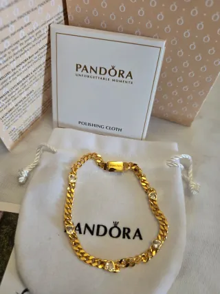 Pulsera Pandora Oro con Corazones
