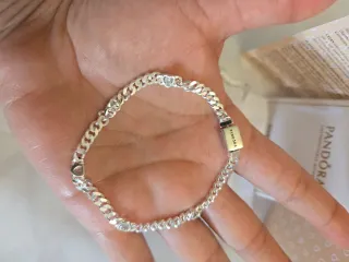Pulsera Pandora Oro con Corazones