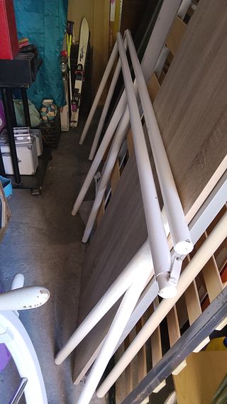 Pareja de barandillas náuticas blancas metálicas