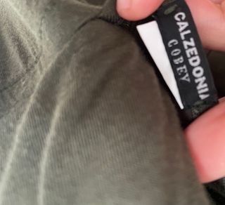 Mono corto verde oliva con encaje