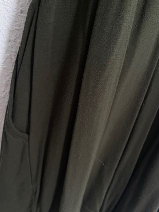 Mono corto verde oliva con encaje