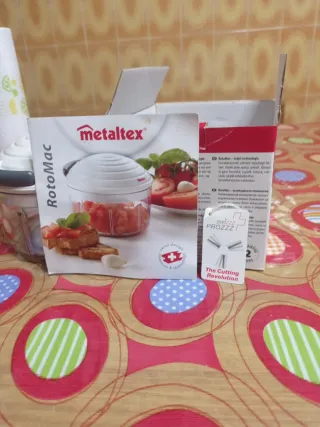 Tritaverdure Metaltex con lame mobili