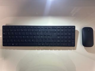 Microsoft Designer Bluetooth Teclado + Ratón