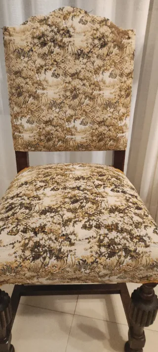Juego de 4 Sillas Tapizadas Antiguas