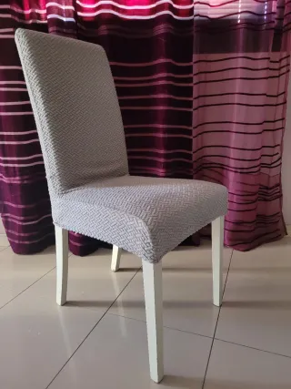6 sillas con fundas de tela