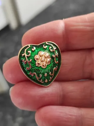 Orecchini Cuore Verde Dettagli Oro