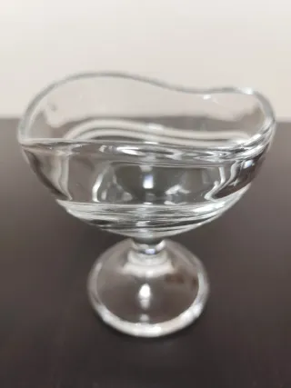 Lote de 4 Majestosas Taças de Sobremesa (Novas)