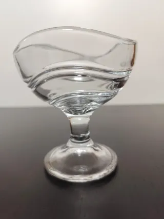 Lote de 4 Majestosas Taças de Sobremesa (Novas)