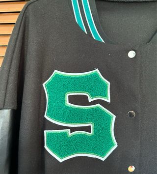 Chaqueta universitaria